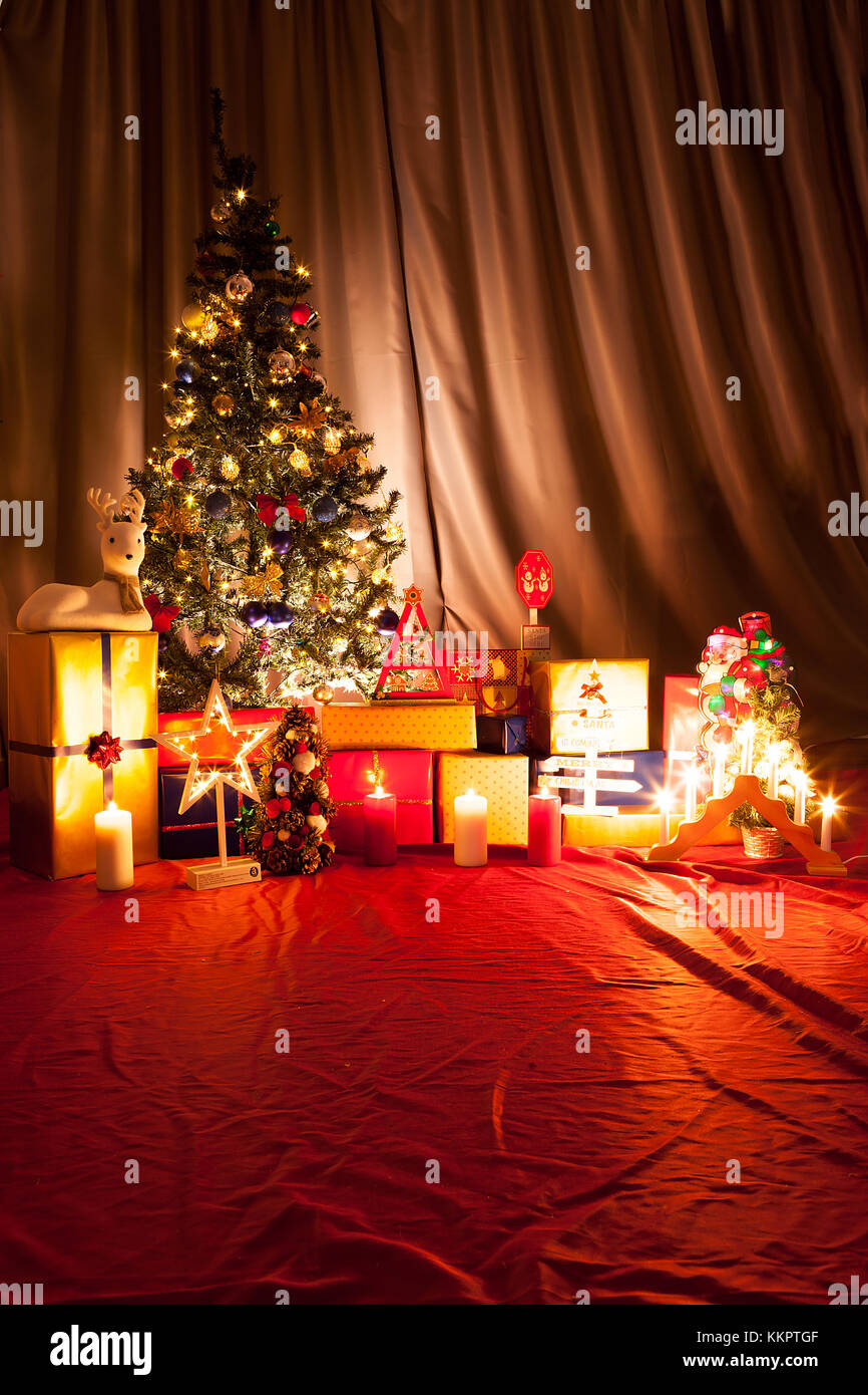 Christmas tree with garlands and decoration Stock Photo - Alamy