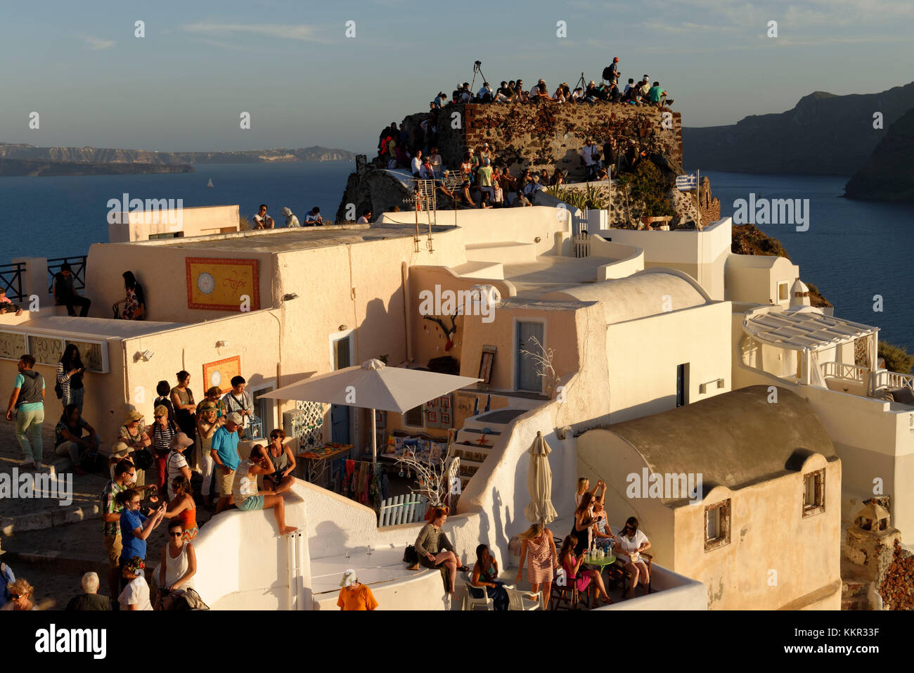 Londsa - castle in front of sunset in Oia, island Santorin, the Aegean Sea, the Cyclades, Aegean islands, Greece Stock Photo