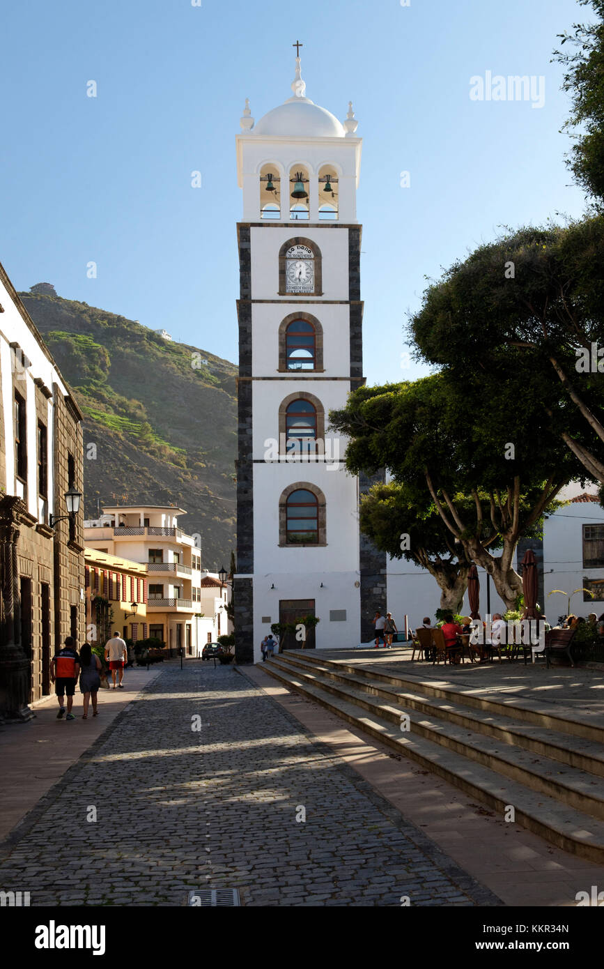 Plaza de la Libertad with the church Iglesia Santa Ana in Garachico, Tenerife, Canary Islands, Spain Stock Photo