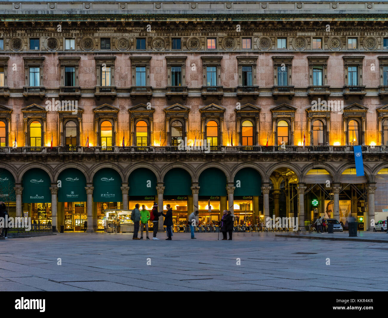 Piazza de Duomo in Milan evening mood Stock Photo - Alamy