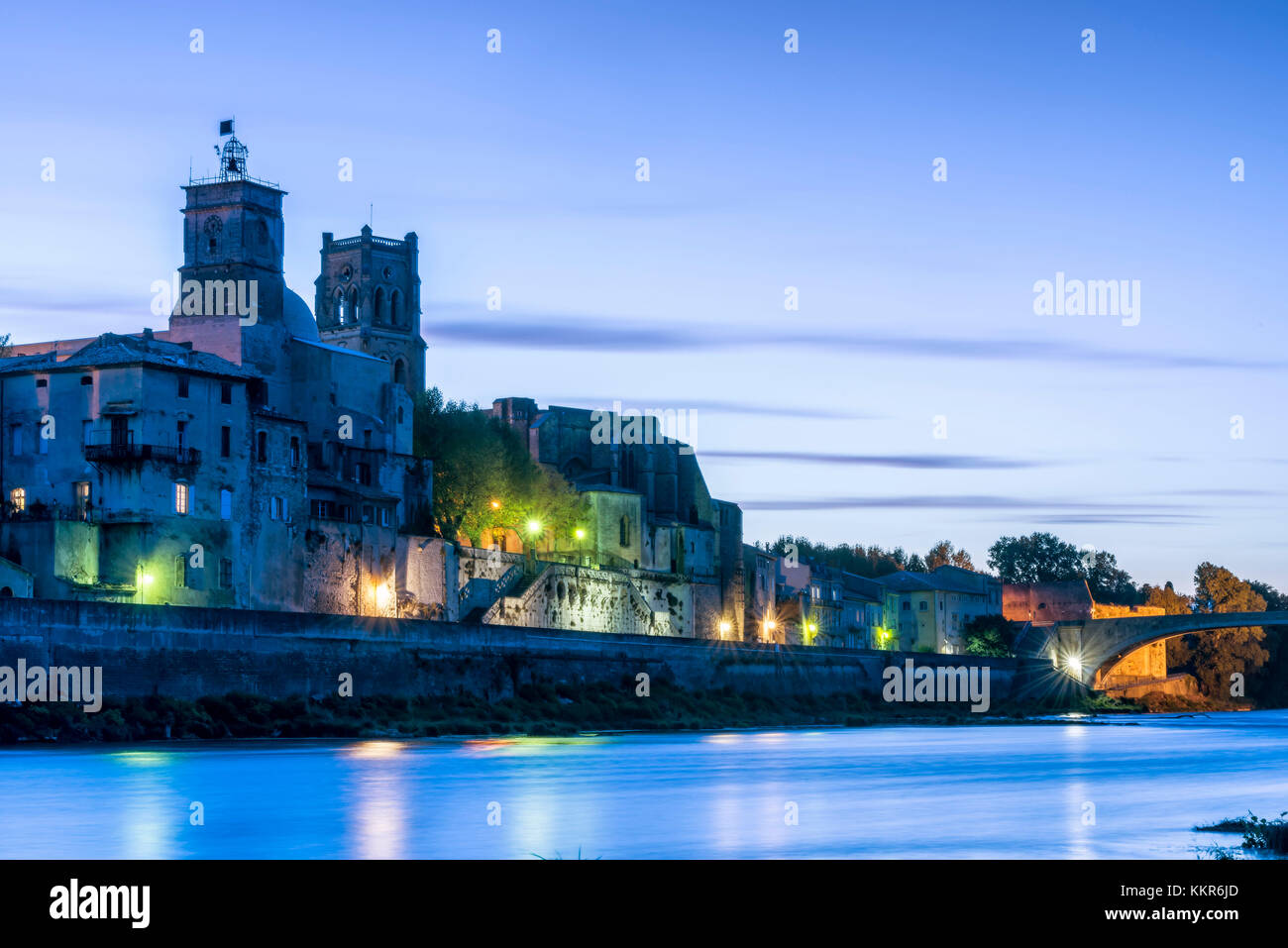PontSaintEsprit, LanguedocRoussillon, Provence, France, Europe, view