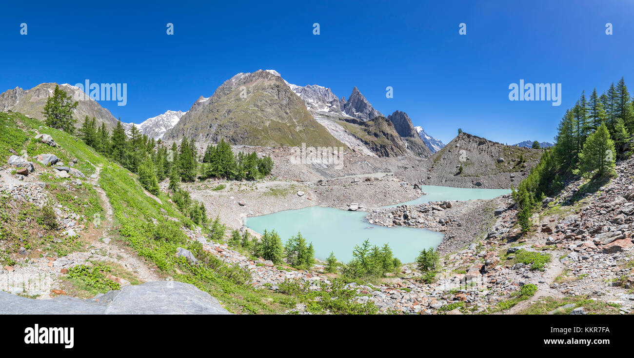 Panoramic view of the Mont Blanc Massif from the Miage Lake (Miage Lake, Veny Valley, Courmayeur, Aosta province, Aosta Valley, Italy, Europe) Stock Photo