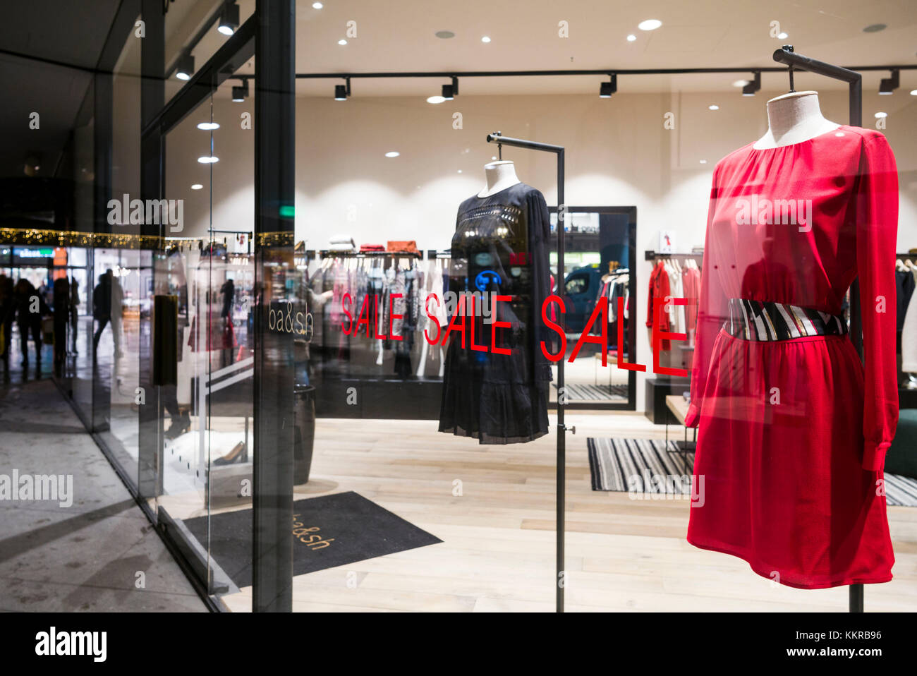 Germany, Bavaria, Munich, Funf Hofe luxury shopping center, Christmas sale Stock Photo Alamy