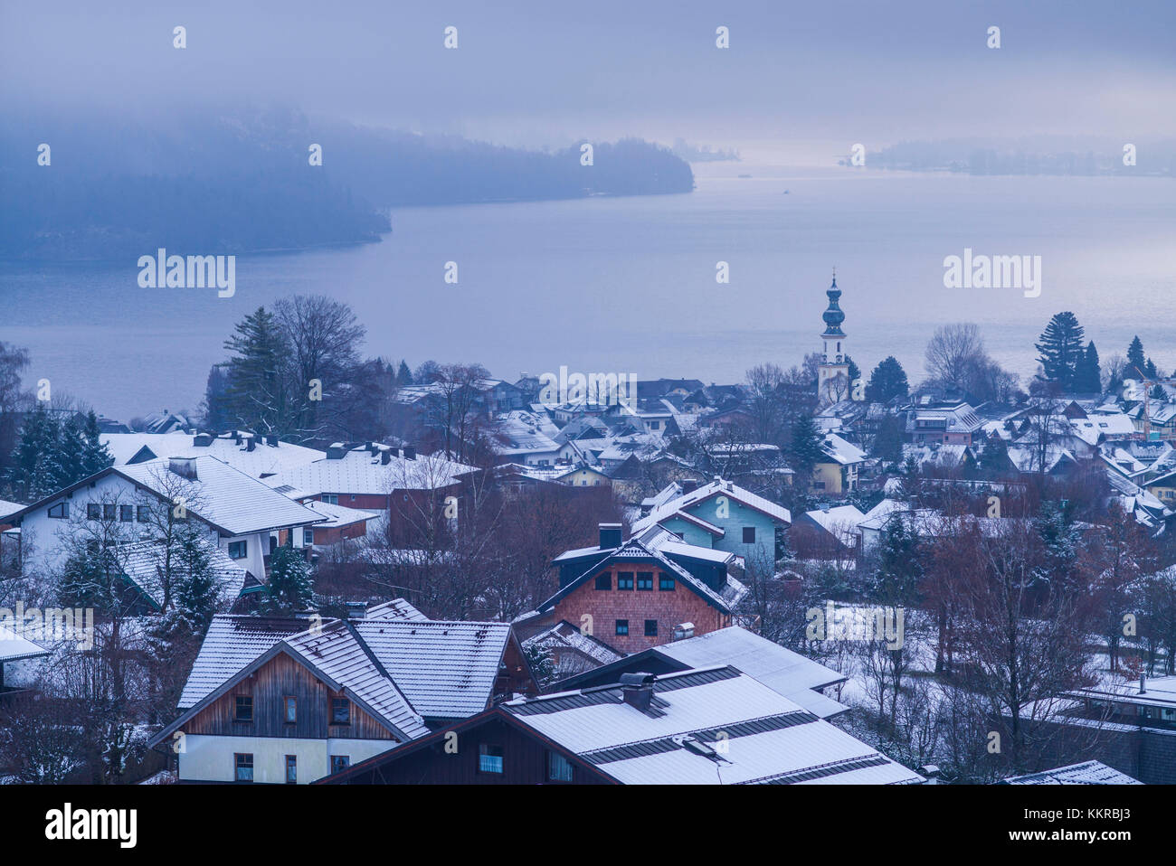 Austria, Salzburgerland, St. Gilgen, elevated town view, winter Stock ...