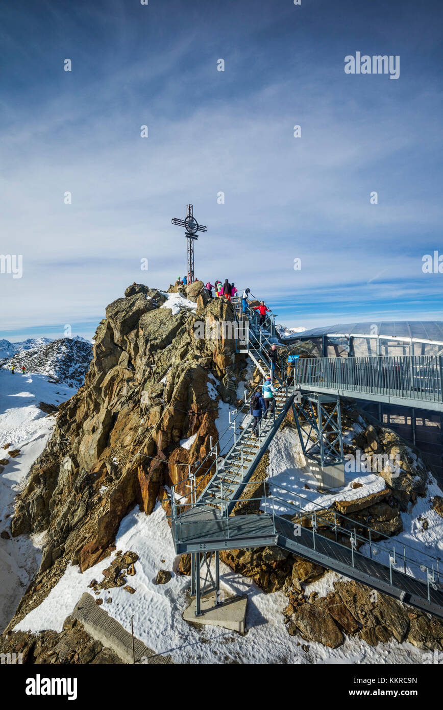 Austria, Tyrol, Otztal, Solden, Gaislachkogl ski mountain, Gaislachkogl Summit, elevation 3058 meters, viewing platform atop Ice Q gourmet restaurant, winter Stock Photo