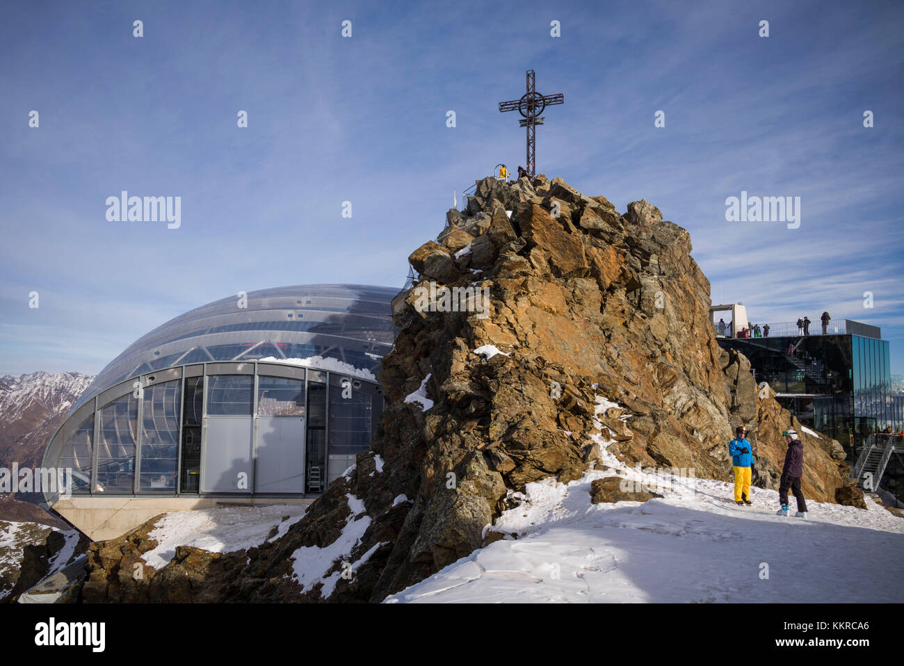 Austria, Tyrol, Otztal, Solden, Gaislachkogl ski mountain, Gaislachkogl Summit, elevation 3058 meters, tram station and Ice Q gourmet restaurant, winter Stock Photo