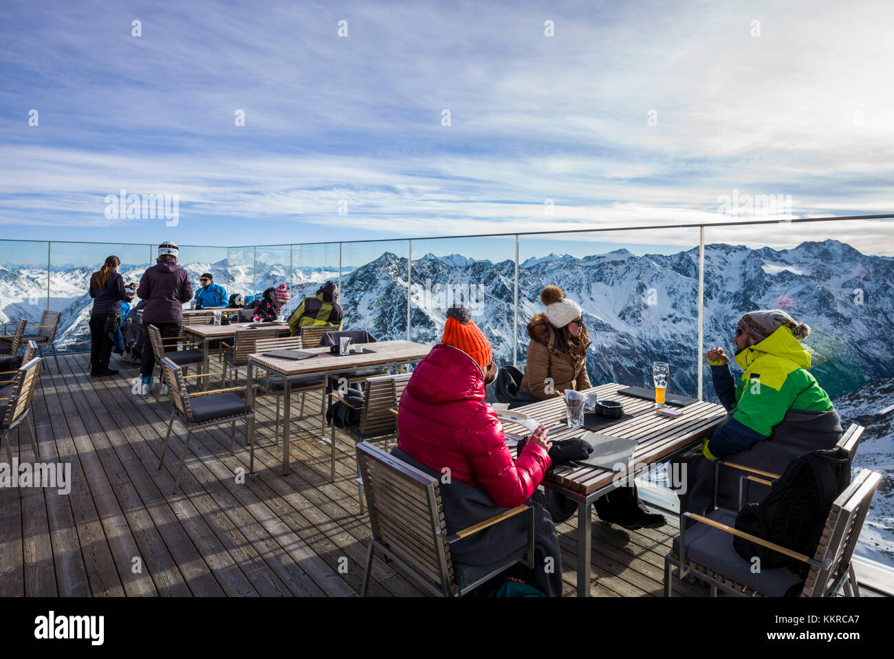 Austria, Tyrol, Otztal, Solden, Gaislachkogl ski mountain, Gaislachkogl Summit, elevation 3058 meters, Ice Q gourmet restaurant, outdoor dining, winter Stock Photo