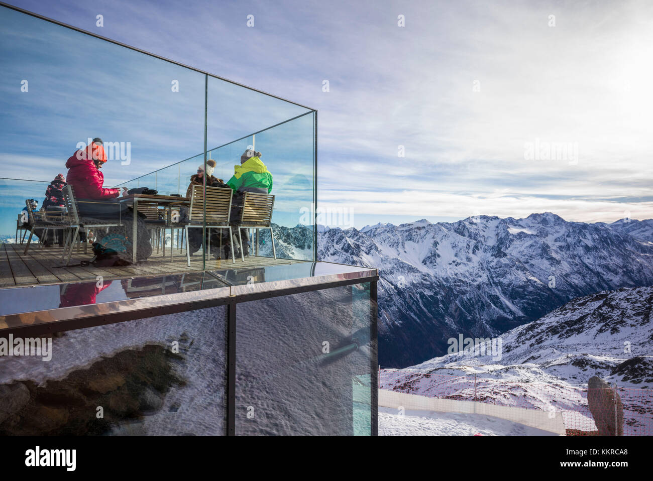 Austria, Tyrol, Otztal, Solden, Gaislachkogl ski mountain, Gaislachkogl Summit, elevation 3058 meters, Ice Q gourmet restaurant, outdoor dining, winter Stock Photo