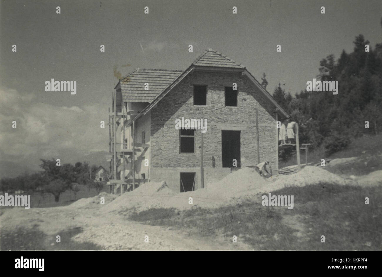 Razglednica Homca 19 is an early 20th-century postcard from the Homca ...