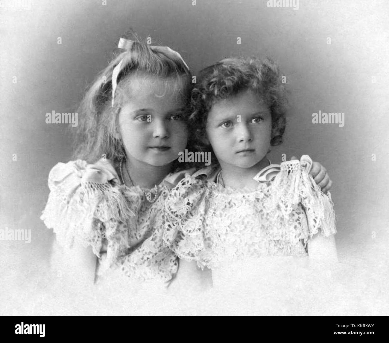 Olga and Tatiana Nikolaevna of Russia 1900 (cropped) Stock Photo