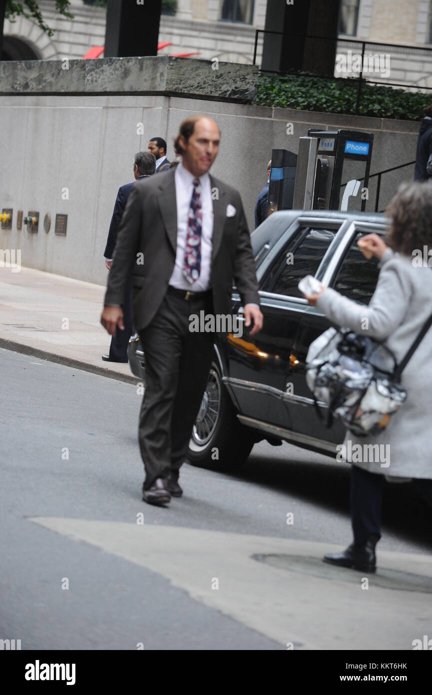 NEW YORK, NY - OCTOBER 04: Matthew McConaughey and Bryce Dallas Howard filming Stephen Gagham's 'Gold' on October 4, 2015 in New York City.   People:  Matthew McConaughey Stock Photo