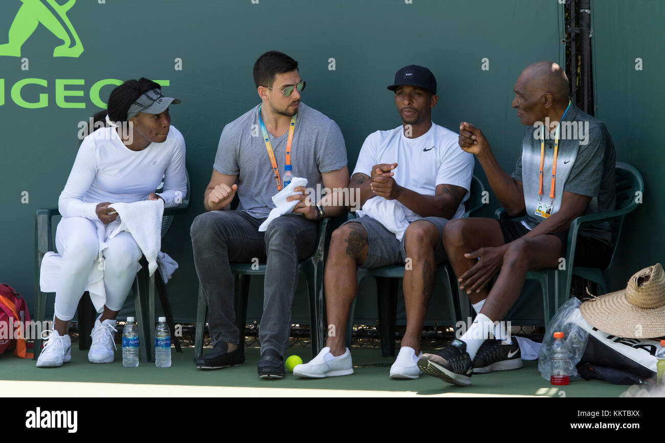 KEY BISCAYNE, FL MARCH 26 Venus Williams, Richard Williams wearing a