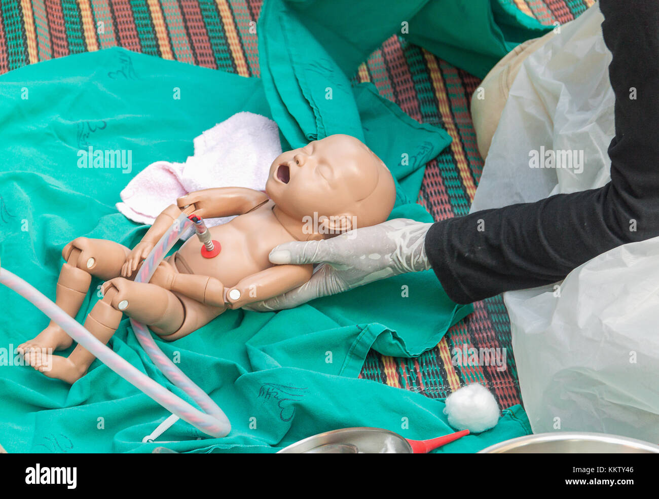 Baby Rescue Paramedic Hi res Stock Photography And Images Alamy