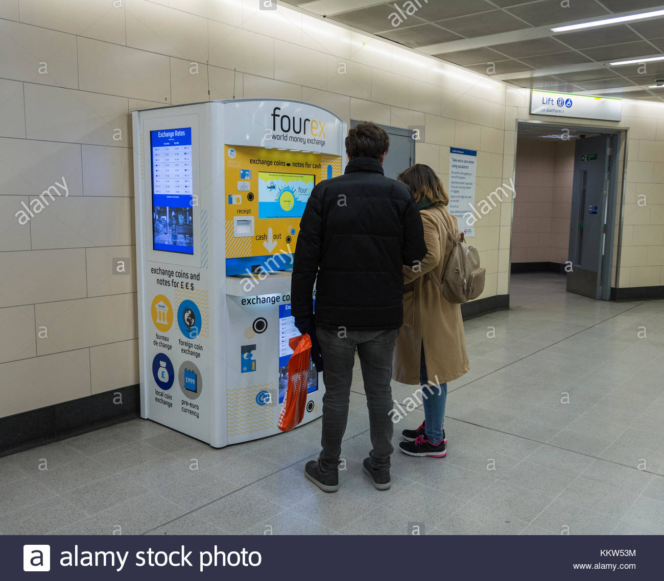 Currency Exchange Kiosk Stock Photos & Currency Exchange Kiosk Stock