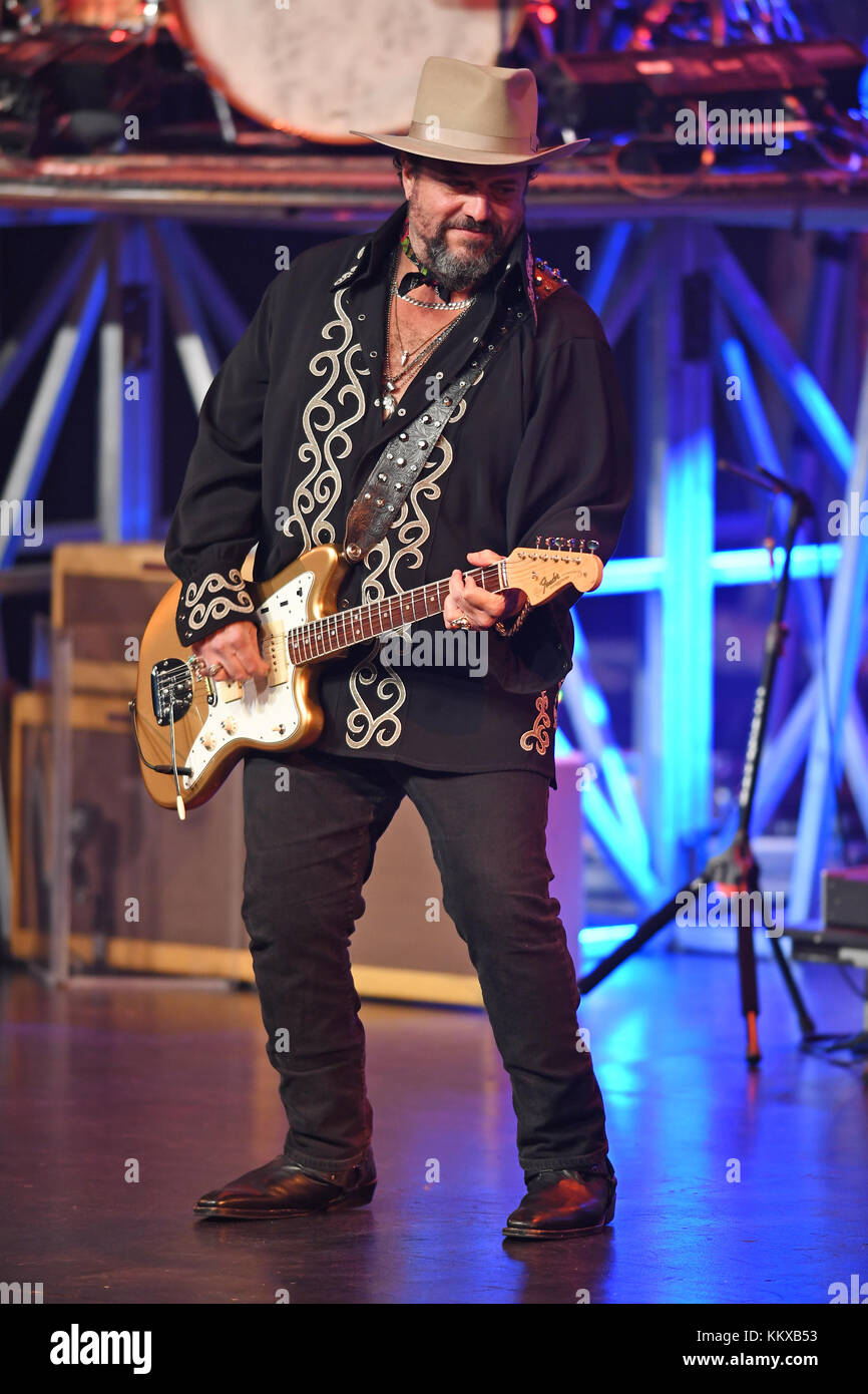 Raul malo hi-res stock photography and images - Alamy