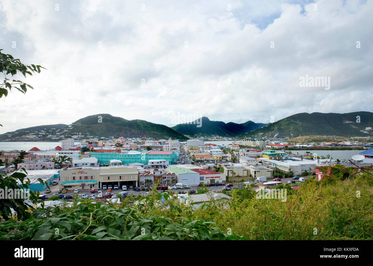 Philipsburg, Netherlands. 02nd Dec, 2017. Hurricane Irma drew over the islands at the beginning of September, with St Maarten particularly badly hit Credit: Albert Nieboer/Netherlands OUT/Point De Vue Out - NO WIRE SERVICE - Credit: Albert Nieboer/RoyalPress/dpa/Alamy Live News Stock Photo