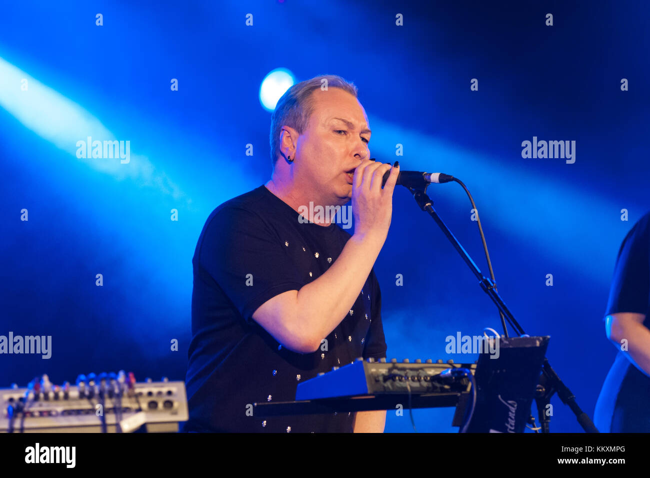 Bognor Regis, UK. 2nd Dec, 2017. Future Perfect play Electric Dreams