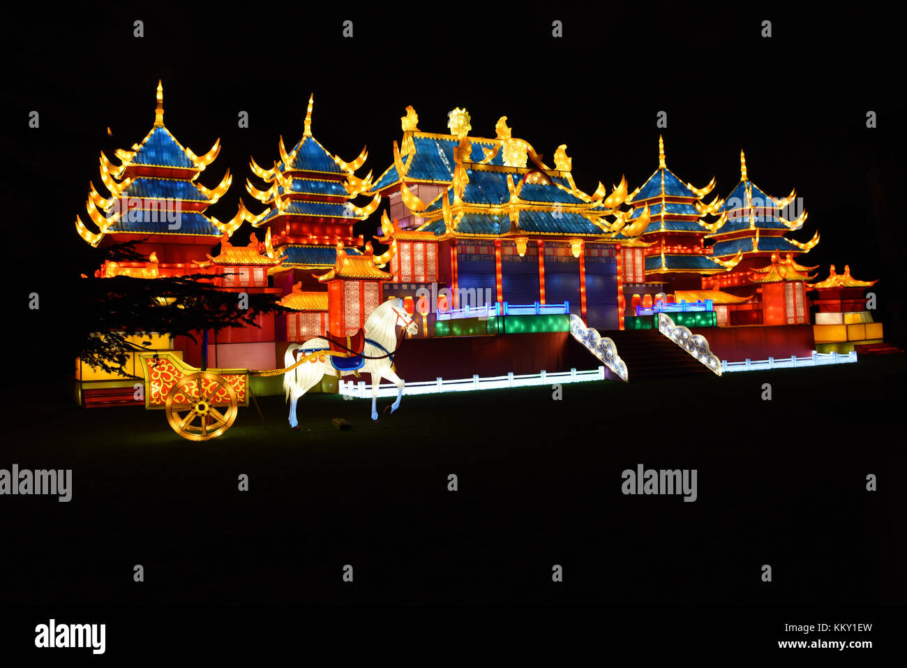 White chinese lantern hi-res stock photography and images - Page 2 - Alamy