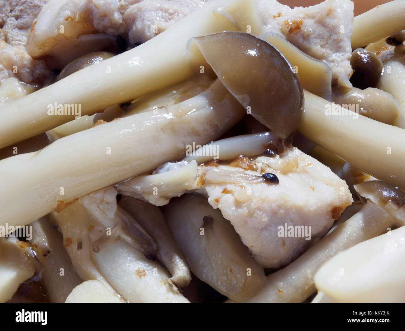 Japanese shimeji mushroom with pork stir fried Stock Photo Alamy
