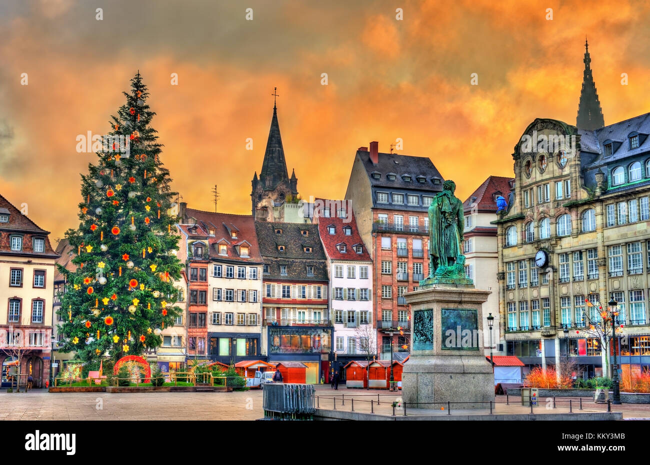 Statue in strasbourg cathedral hi-res stock photography and images - Alamy