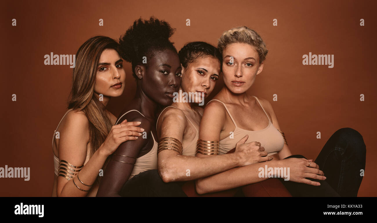 Female models hi-res stock photography and images - Alamy