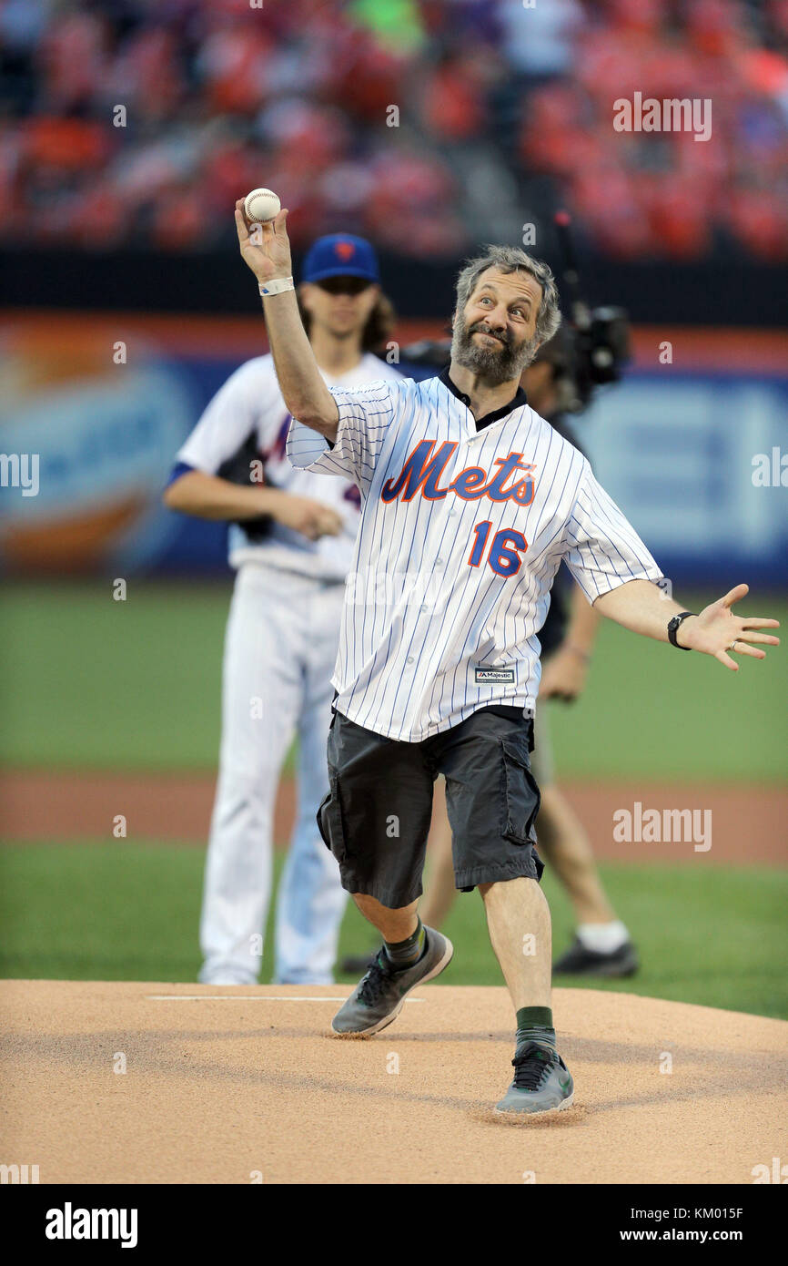 NEW YORK, NY AUGUST 02 Judd Apatow was joined by his wife Leslie