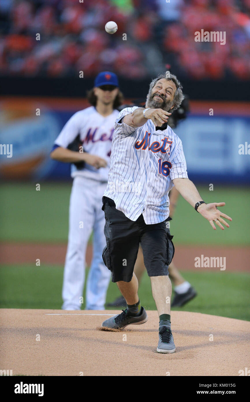 NEW YORK, NY AUGUST 02 Judd Apatow was joined by his wife Leslie