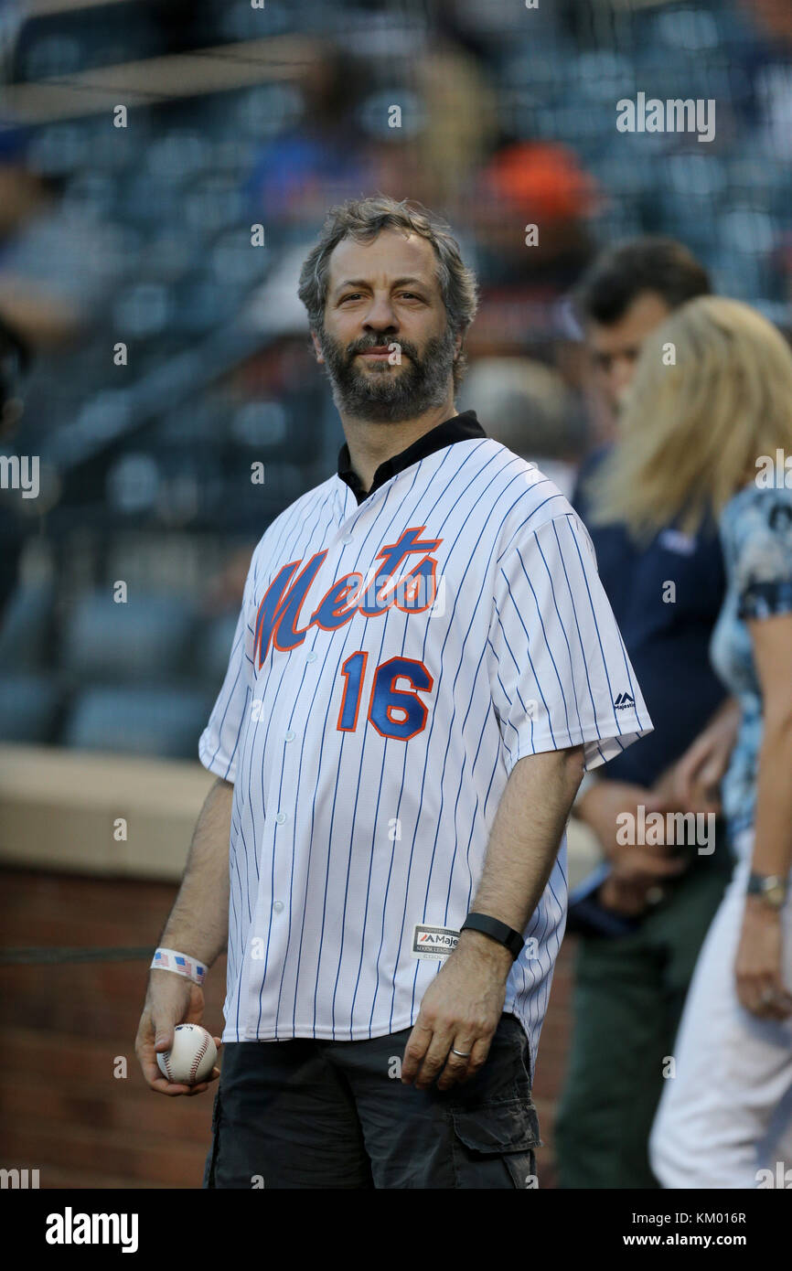 NEW YORK, NY AUGUST 02 Judd Apatow was joined by his wife Leslie