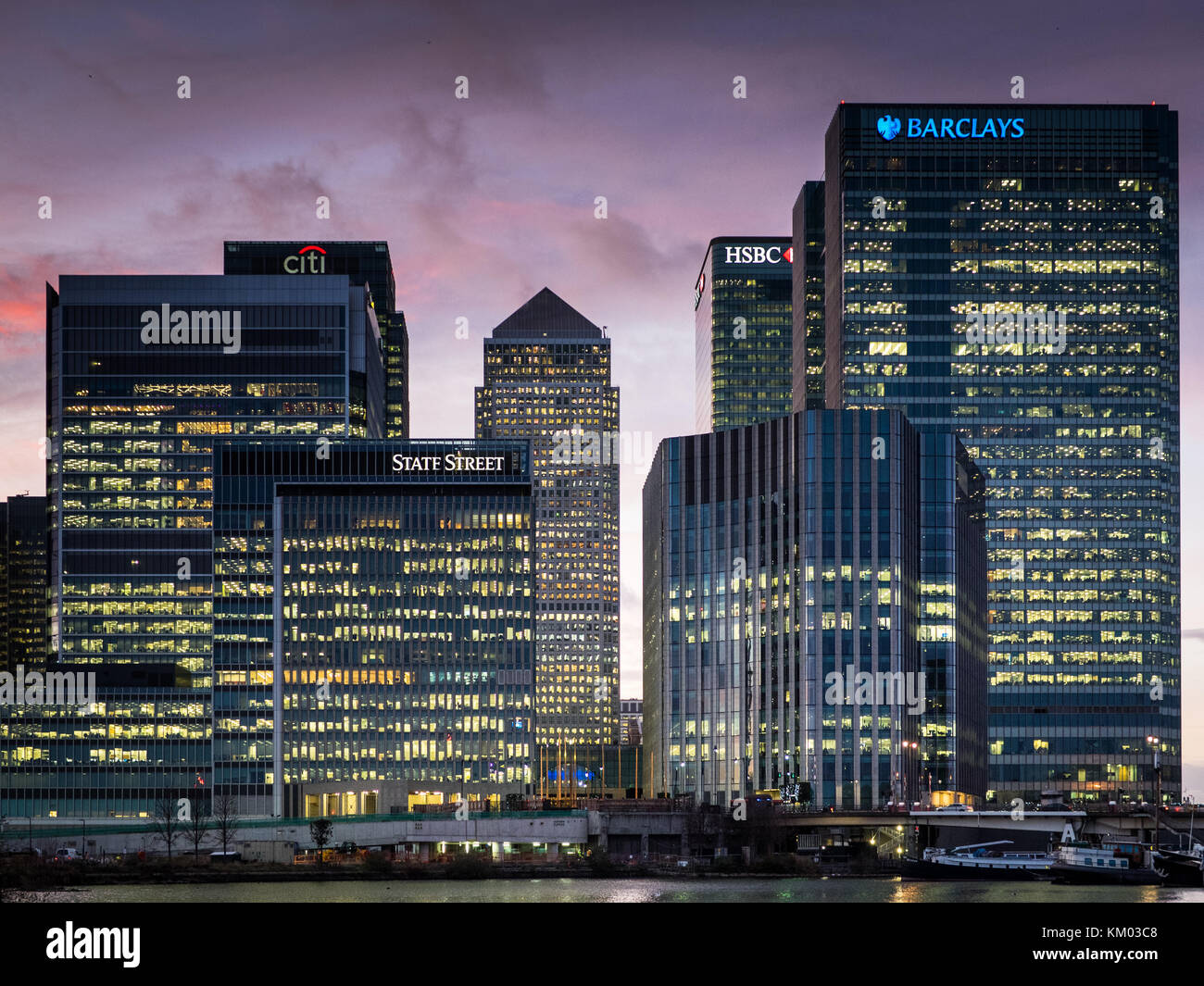 Barclays Canary Wharf High Resolution Stock Photography and Images - Alamy