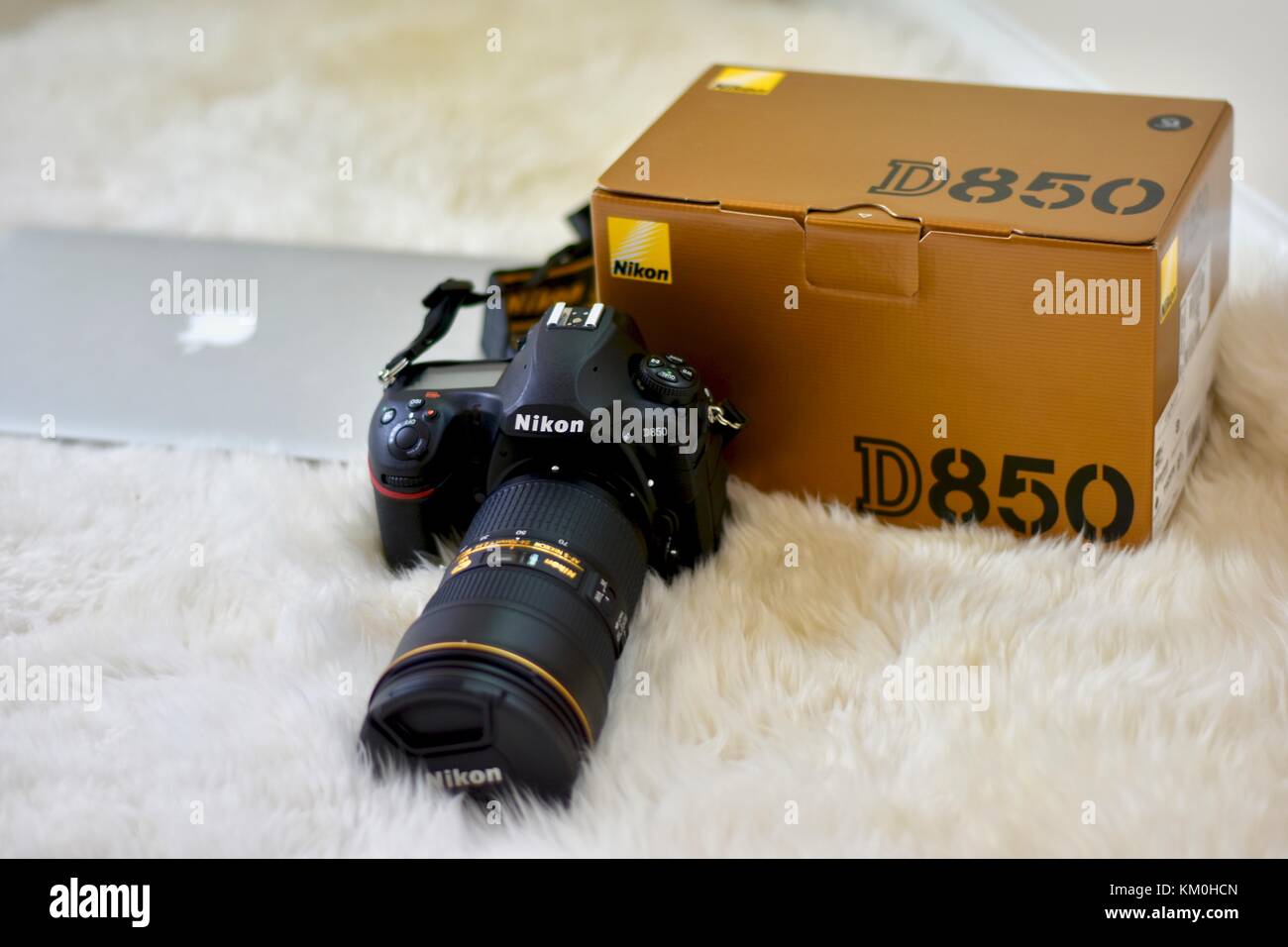 Nikon D850 DSLR camera with Nikkor 2470 lens Stock Photo Alamy
