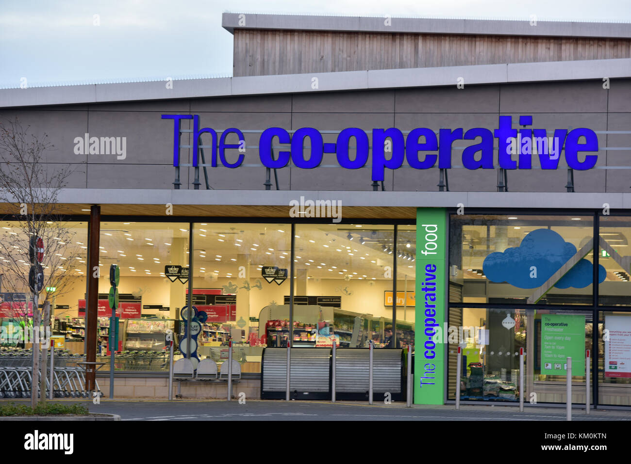 Cooperative Shop High Resolution Stock Photography and Images Alamy