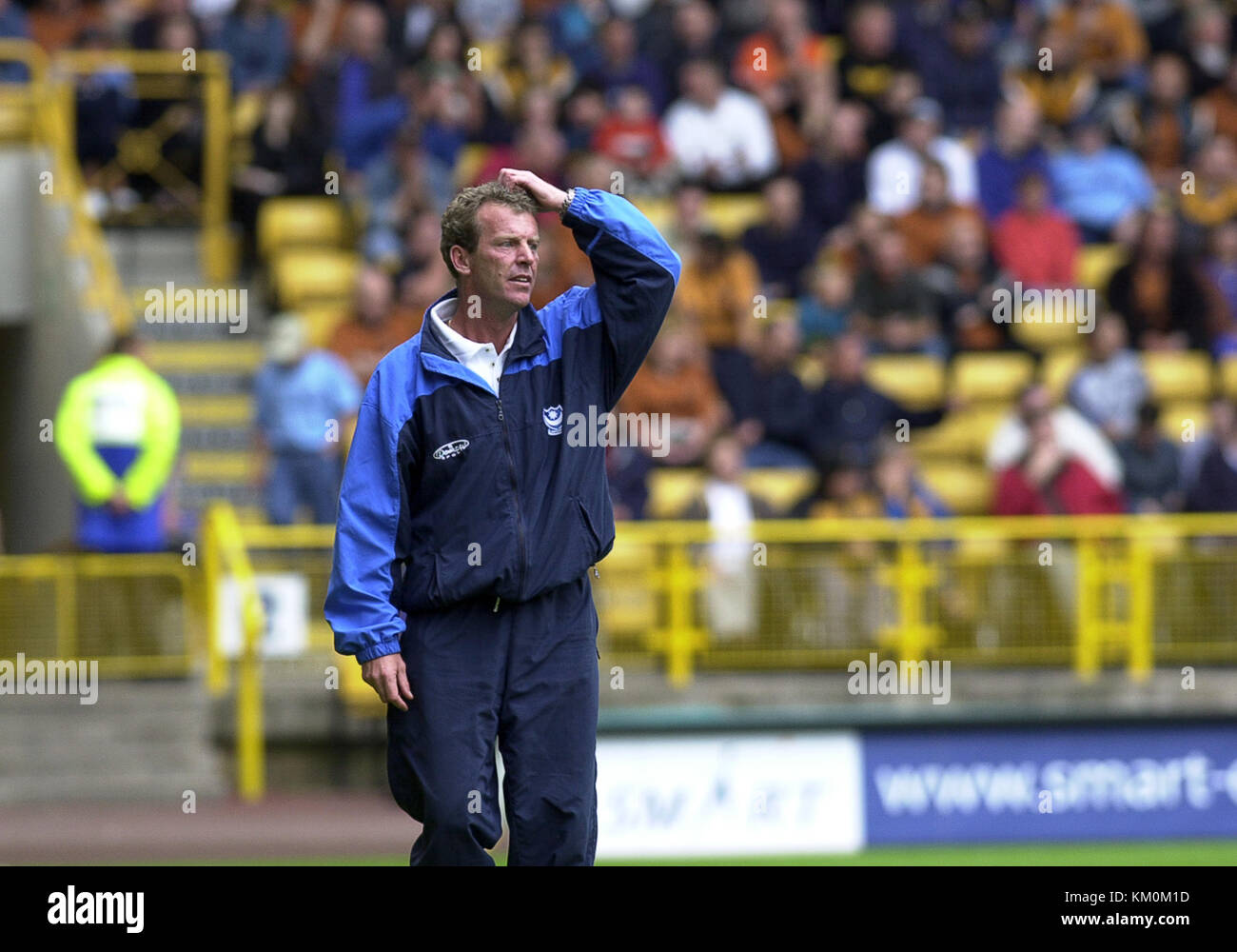 Football manager Graham Rix Wolverhampton Wanderers v Portsmouth 11 August 2001 Stock Photo