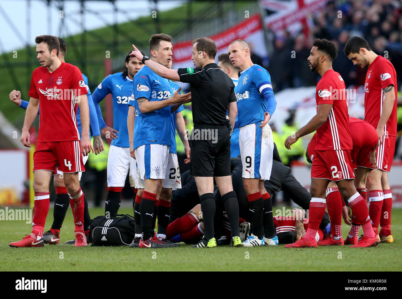Rangers' Ryan Jack (centre left) appeals to the referee after getting a red card in the second half during the Ladbrokes Scottish Premiership match at the Pittodrie Stadium, Aberdeen. Stock Photo