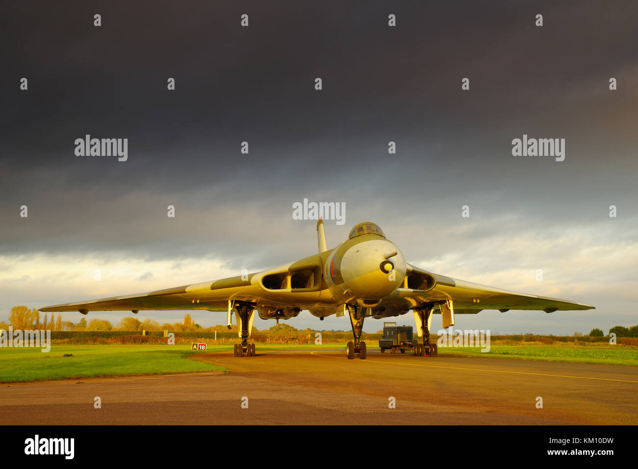 Avro Vulcan B2 XM655 Wellesbourne, England Stock Photo - Alamy