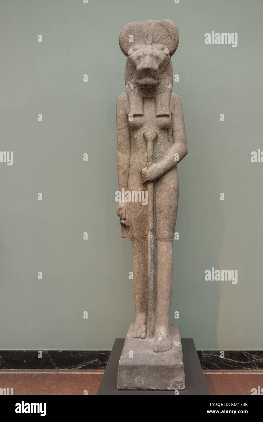 Statue of the Lion Goddess Sekhmet. Reign of Amenophis III 1400-1365 BC Sekhmet (Sakhmet) is one of the oldest known Egyptian deities depicted as a li Stock Photo