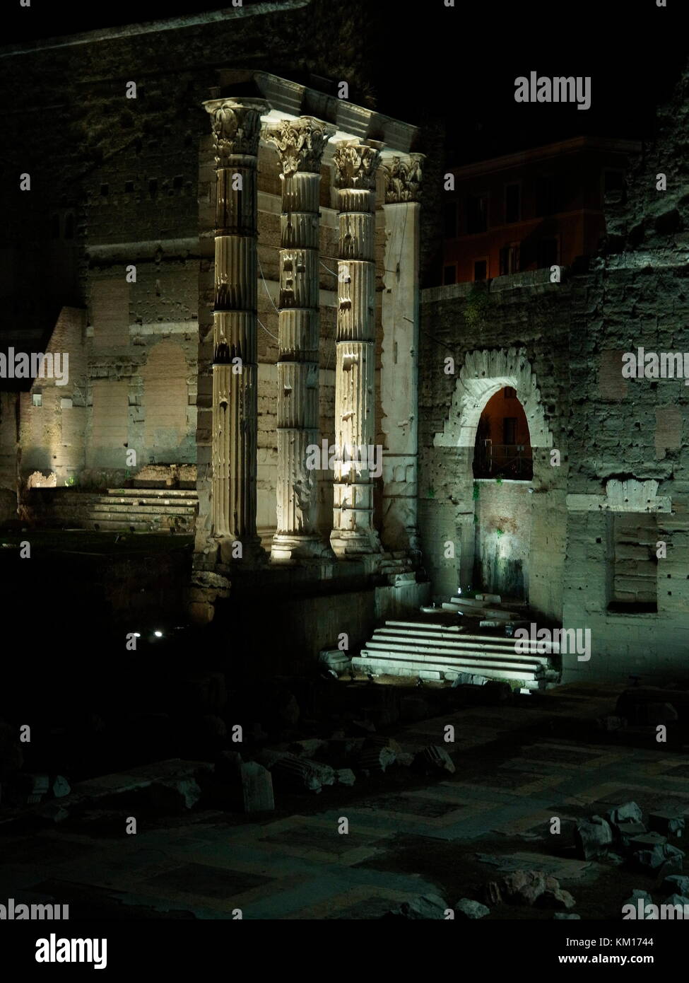 AJAXNETPHOTO. 2015. ROME, ITALY. - ROMAN RUINS - FORUM OF AUGUSTUS, COMMEMORATES BATTLE AT PHILIPPI, LOCATED NEAR THE PIAZZO FORO DEL TRAIANO. PHOTO:JONATHAN EASTLAND/AJAX REF:GXR151012_5703 Stock Photo