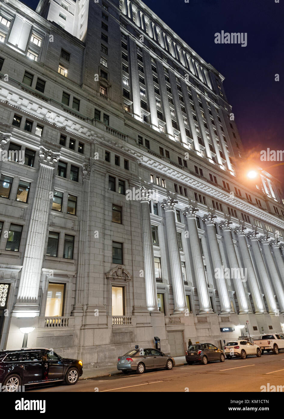 Quebec,Canada. The Sun Life building in Montreal Stock Photo Alamy