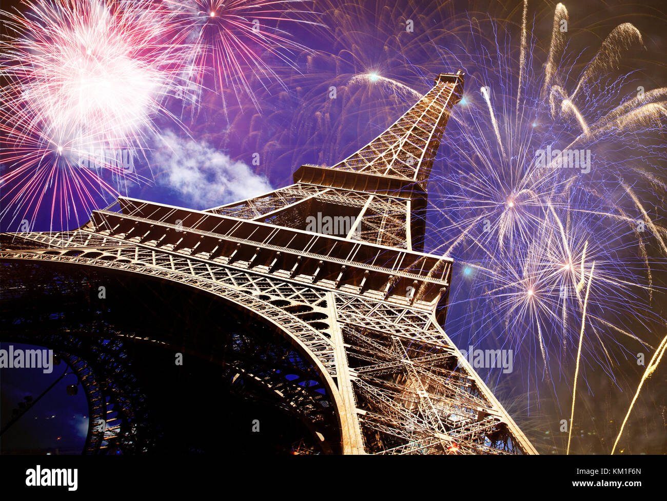 celebrating New Year in the city Eiffel tower (Paris, France) with fireworks Stock Photo Alamy