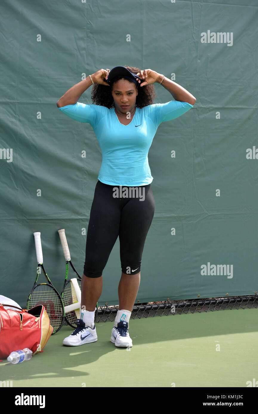 Serena Williams Pumps up for the Miami Open, Crandon Park Tennis Center,  Miami, Open Day 23/03/2016 Stock Photo - Alamy