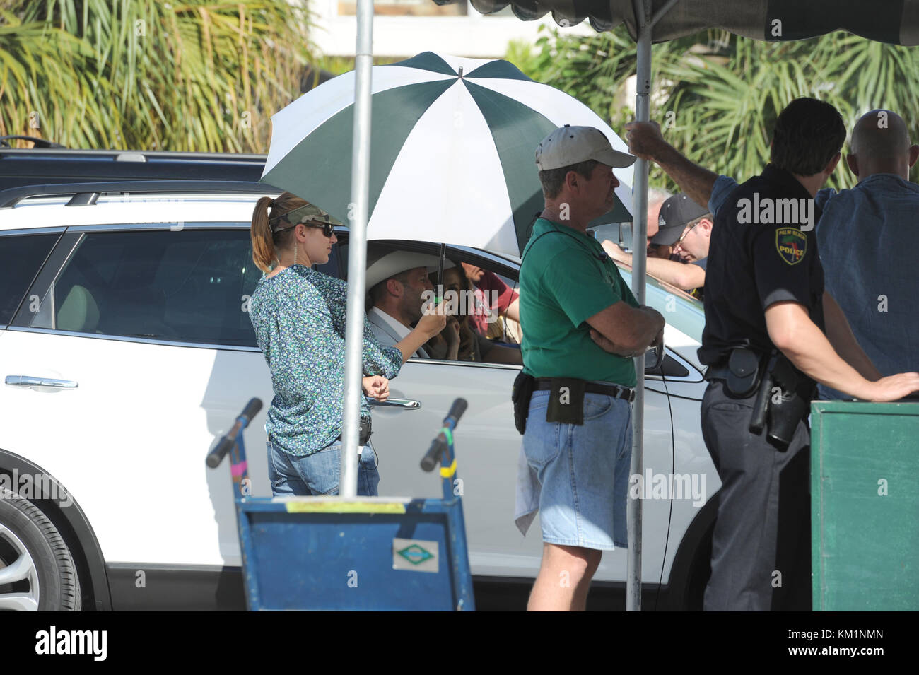 PALM BEACH, FL - SEPTEMBER 19: Actress/Singer Jennifer Lopez, and English actor Jason Statham on set filming their new crime/thriller 'Parker” directed by Taylor Hackford on Worth Avenue. On September 19, 2011 in Palm Beach, Florida  People:  Jennifer Lopez Jason Statham Stock Photo