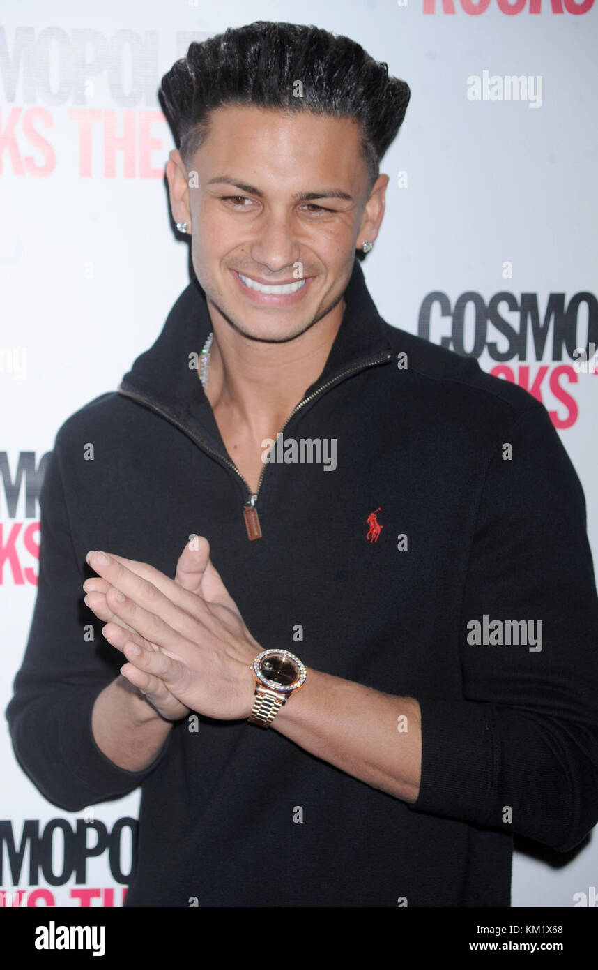 NEW YORK, NY - OCTOBER 22: After news broke that DJ Pauly D (full name Paul  DelVecchio) is a father to a 5-month-old baby girl named Amabella Sophia  born in May, a, image size:858x1390