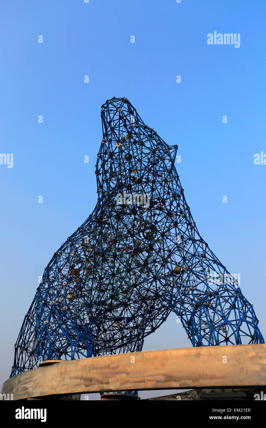 Sunrise over the Grizzly Bear sculpture, Stuart park, City Art Trail, Kelowna City, Okanagan