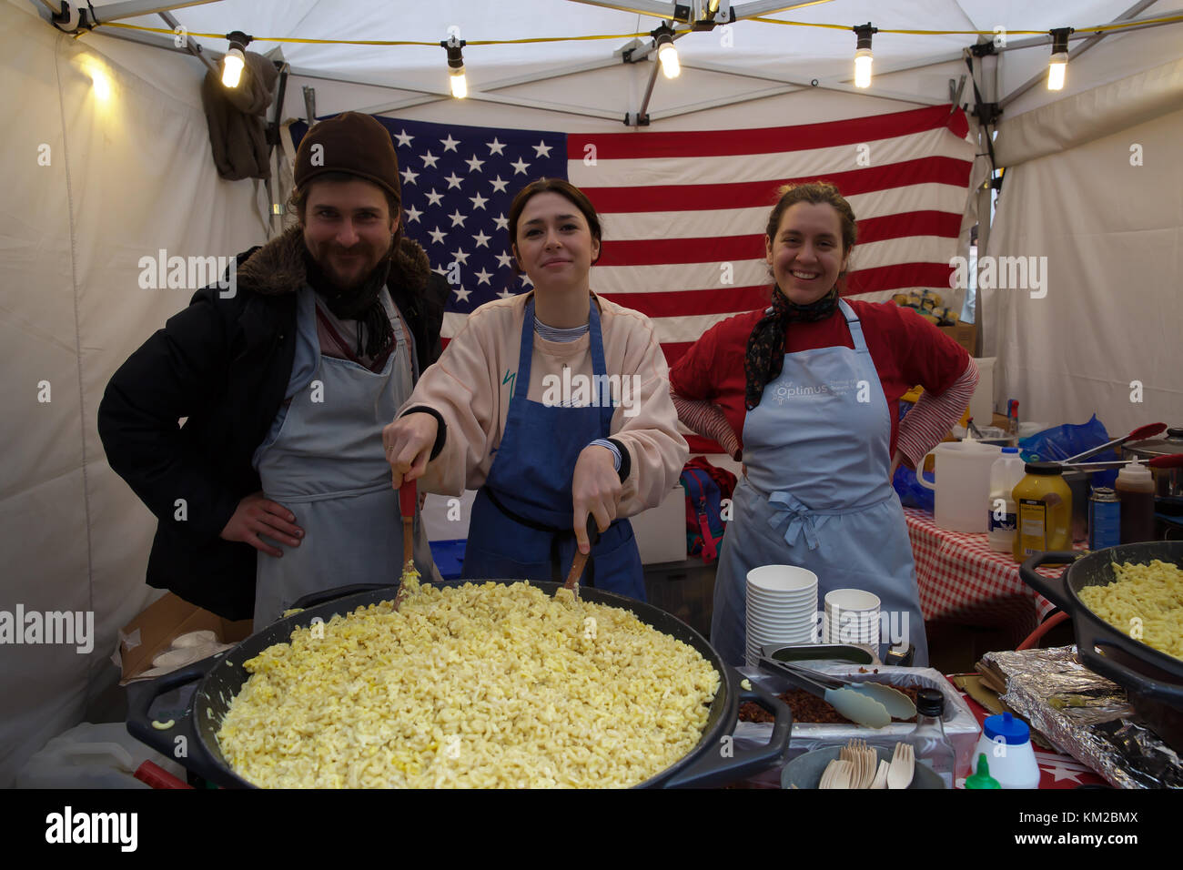 Hampstead Village, UK. 3rd Dec, 2017. Hampstead Village Christmas Fair
