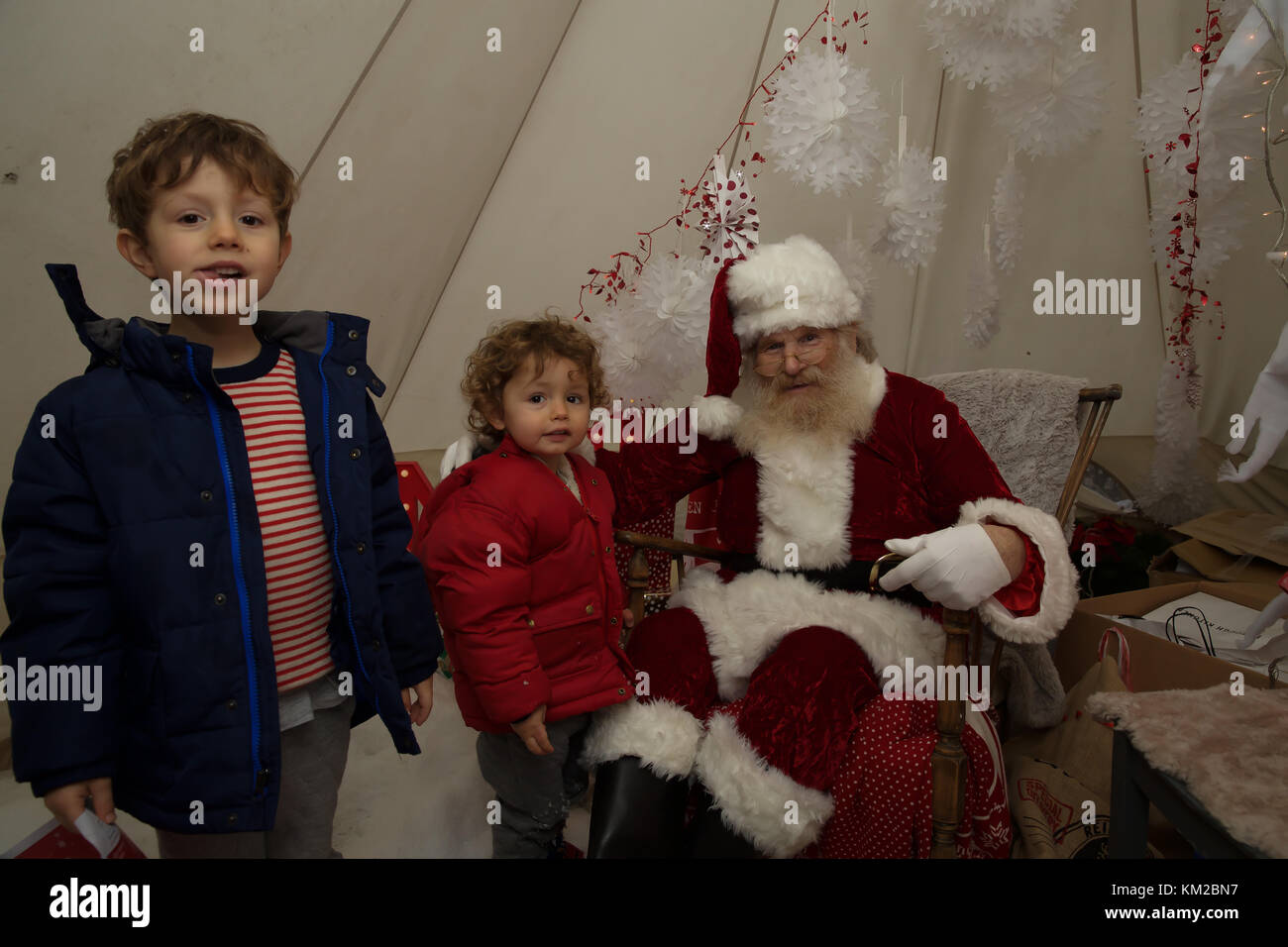 Hampstead Village, UK. 3rd Dec, 2017. Hampstead Village Christmas Fair