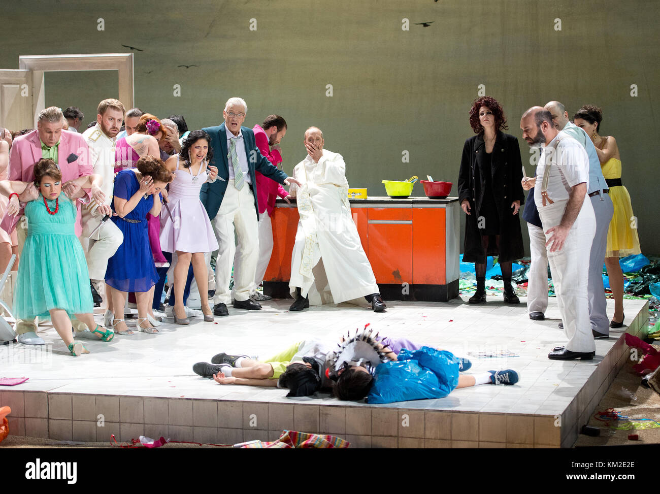 Stuttgart, Germany. 28th Nov, 2017. The opera singer Cornelia Ptassek ...