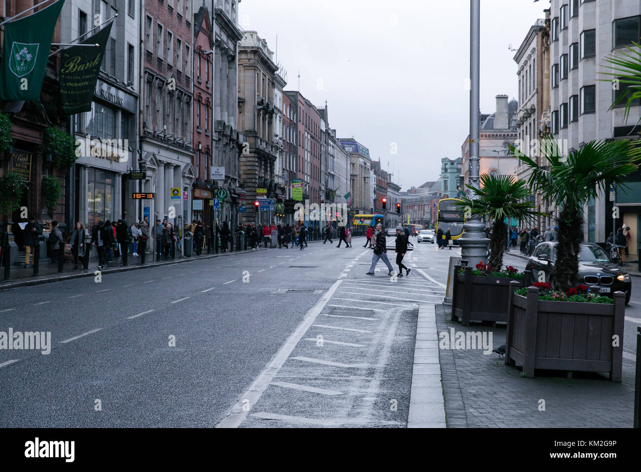 Dublin, Ireland. 3rd Dec, 2017. Calm Sunday traffic on Dame street in Dublin Stock Photo Alamy