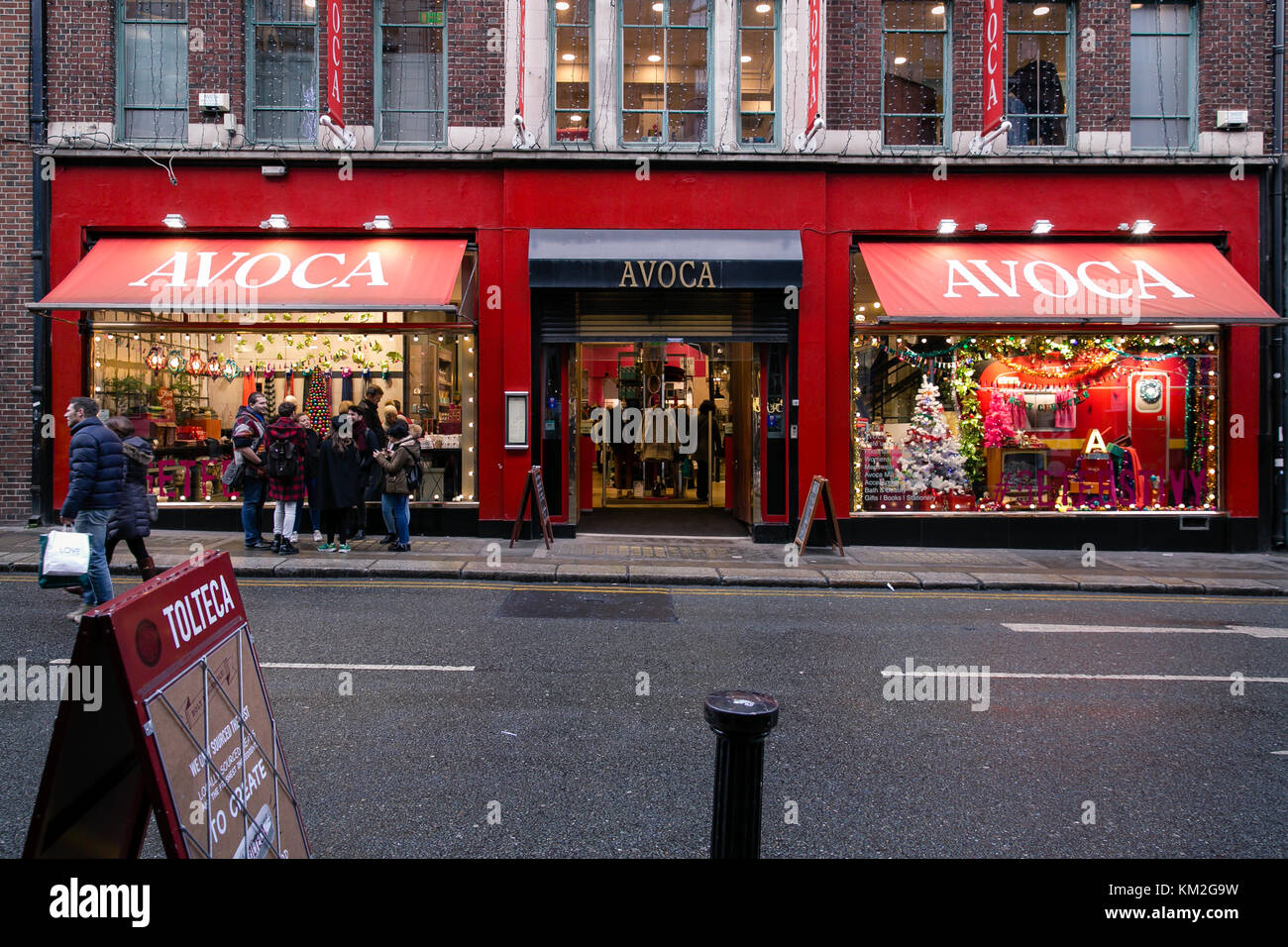 Dublin, Ireland. 3rd Dec, 2017. Christmas spirit high in Avoca stores