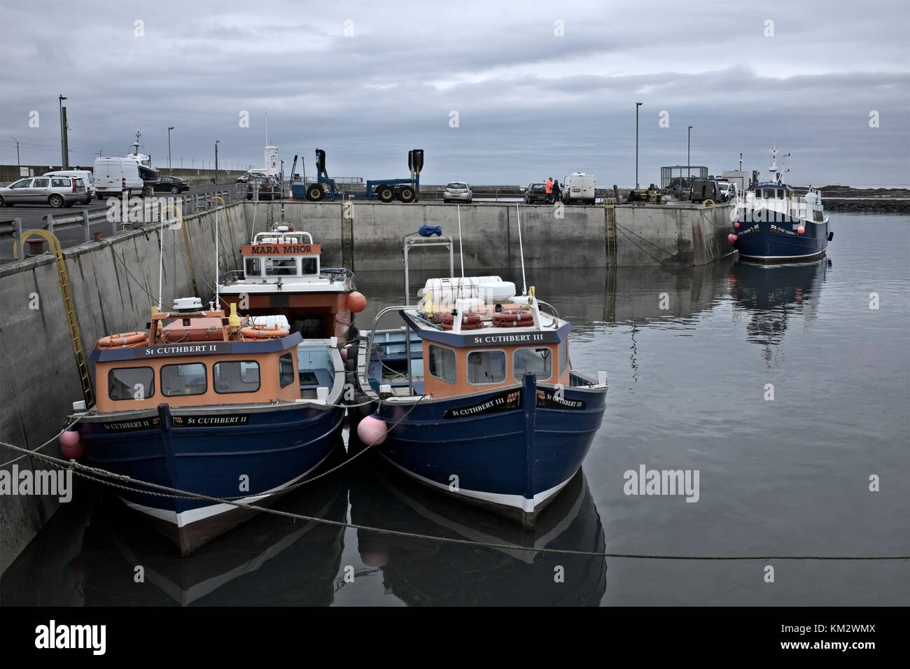 Fishing boats in Seahouses' Harbour on the Northumberland coast Stock ...