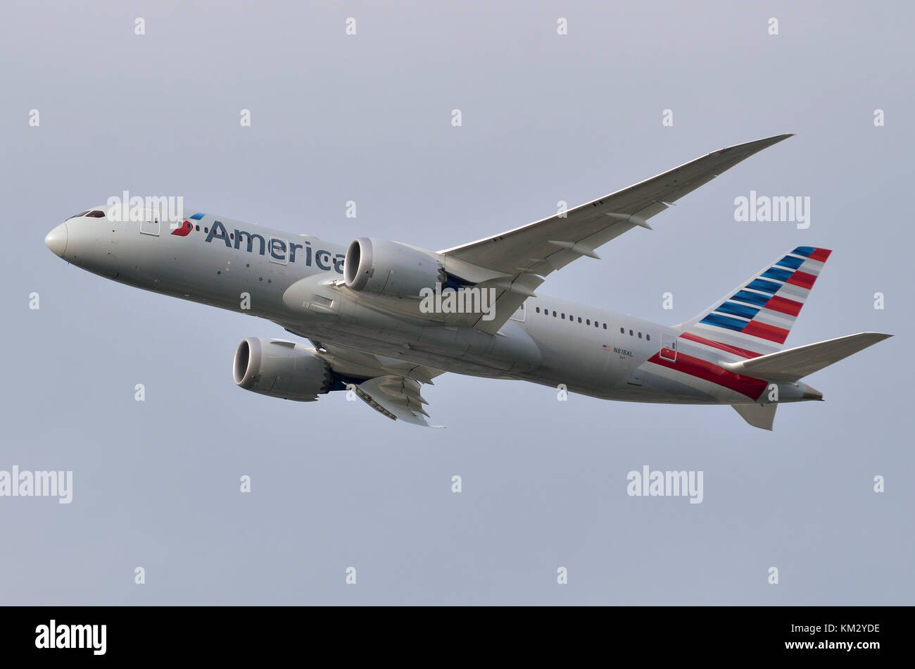 Boeing787-8, American Airlines, Heathrow Airport, UK. Boeing 787-8 N818AL is seen climbing out after take-off. Stock Photo