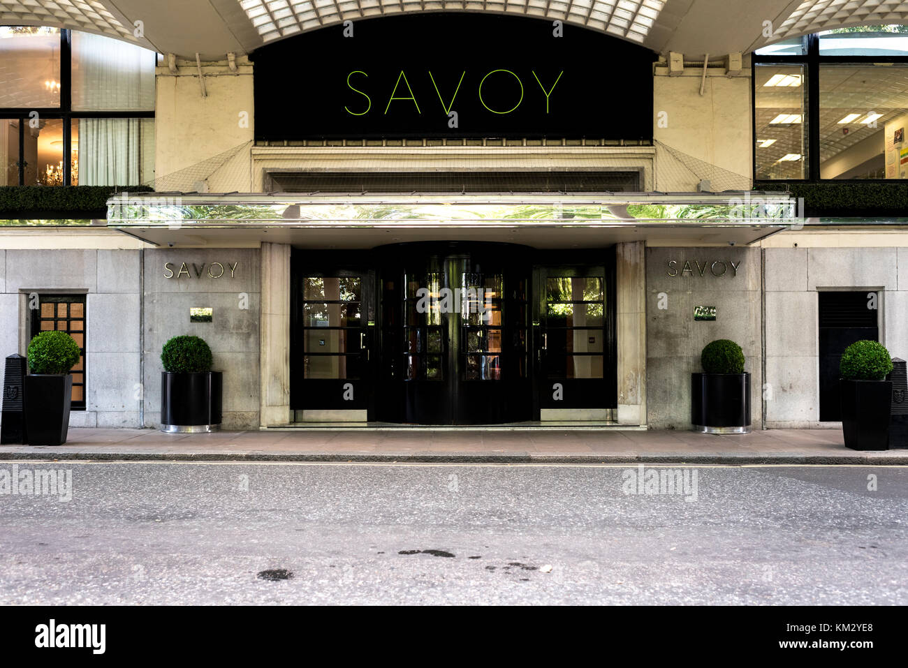 Hotel savoy palace hi-res stock photography and images - Alamy, image size:1300x957